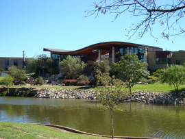 VISITORS CENTER across river 01